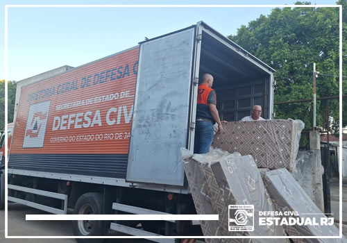 Entrega de Ajuda Humanitária nas Comunidades do Jacarezinho e de Manguinhos